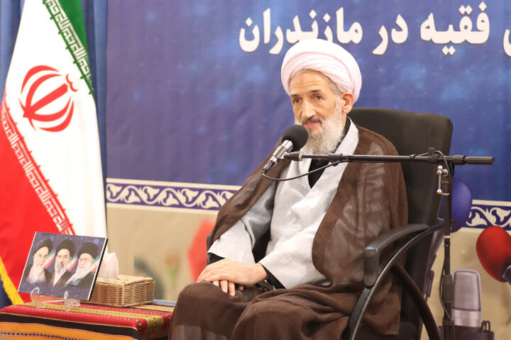 تصاویر/ نشست صمیمانه نماینده ولی فقیه مازندران با خبرنگاران و اصحاب رسانه استان