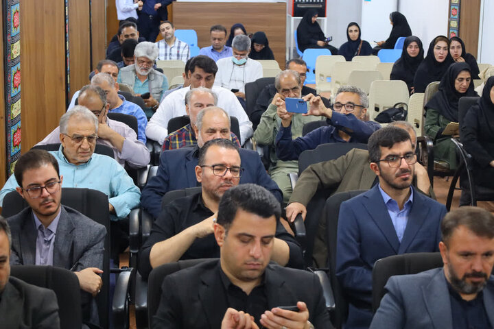 تصاویر/ نشست صمیمانه نماینده ولی فقیه مازندران با خبرنگاران و اصحاب رسانه استان