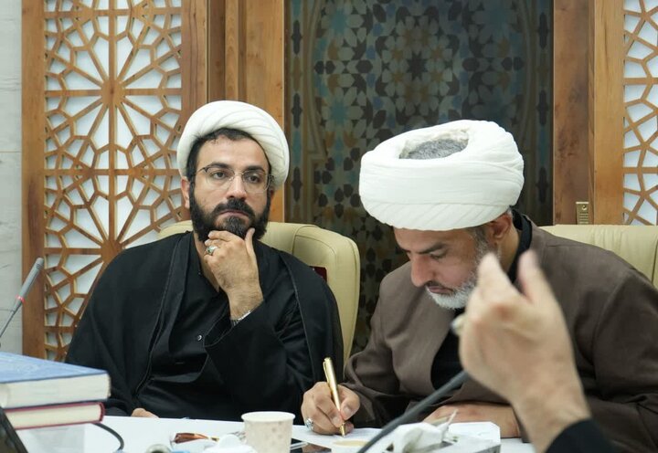 نشست علمی مبانی دینی خونخواهی و انتقام از قاتلان امام شهید