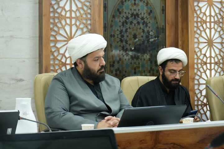 نشست علمی مبانی دینی خونخواهی و انتقام از قاتلان امام شهید