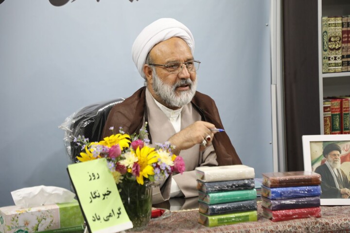 دیدار اعضای نمایندگی خبرگزاری رسمی حوزه های علمیه در استان یزد با مدیر حوزه علمیه خواهران استان یزد