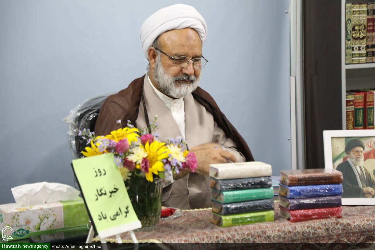دیدار اعضای نمایندگی خبرگزاری رسمی حوزه های علمیه در استان یزد با مدیر حوزه علمیه خواهران استان یزد