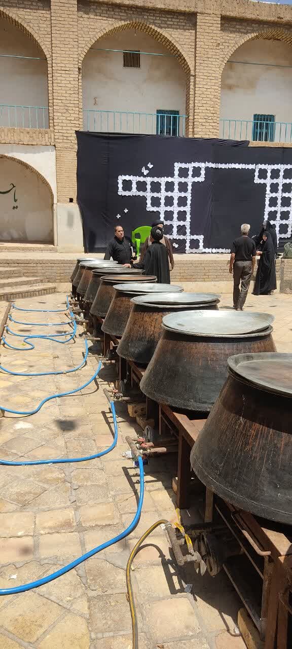 قدردانی امام جمعه نطنز از دست اندارکاران حلیم پزان حسینیه ارشاد اولیاء +تصاویر