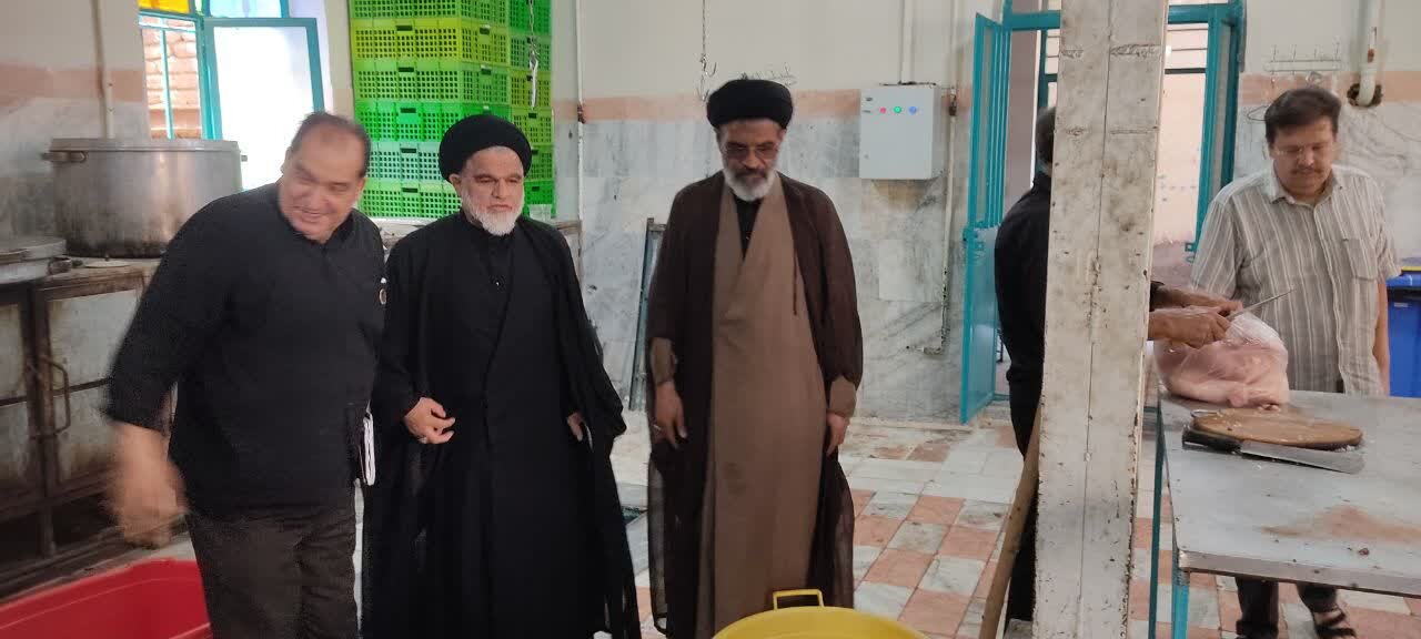 قدردانی امام جمعه نطنز از دست اندارکاران حلیم پزان حسینیه ارشاد اولیاء +تصاویر