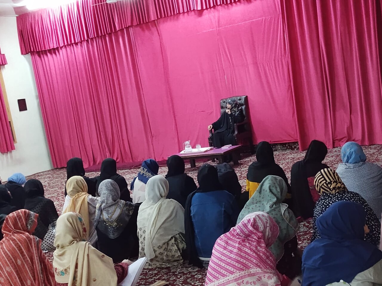 جامعۃ الزہراء سکردو کے شعبۂ تحقیق کے تحت علمی و تربیتی نشست:طالبات کی تخلیق، تحقیق، تصنیف، تجزیہ اور معاشرتی مسائل سے آگاہی ناگزیر، خانم موسوی