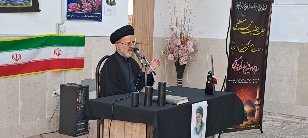 هر میزانی که در مسیر بندگی و عبودیت حرکت کنید به همان اندازه مقام و منزلت پیدا میکنید.