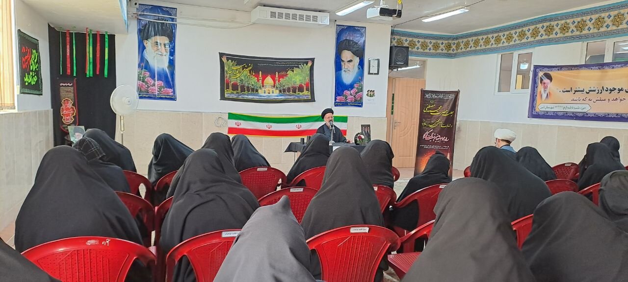 هر میزانی که در مسیر بندگی و عبودیت حرکت کنید به همان اندازه مقام و منزلت پیدا میکنید.