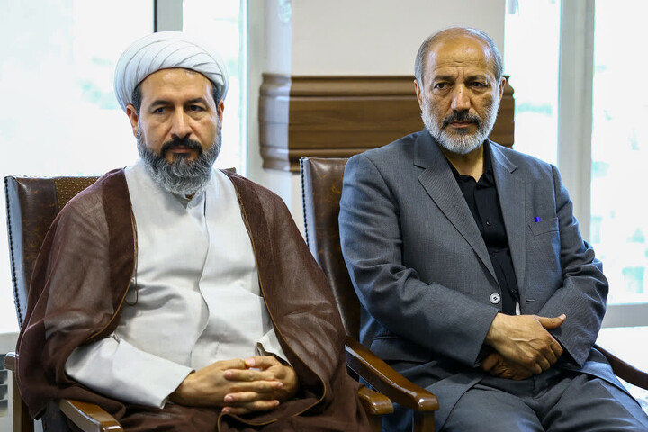تصاویر / آیین رونمایی از پوستر همایش ملی «زن تراز در گفتمان انقلاب اسلامی» در تبریز