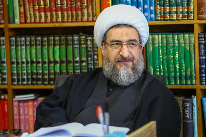 تصاویر / آیین رونمایی از پوستر همایش ملی «زن تراز در گفتمان انقلاب اسلامی» در تبریز