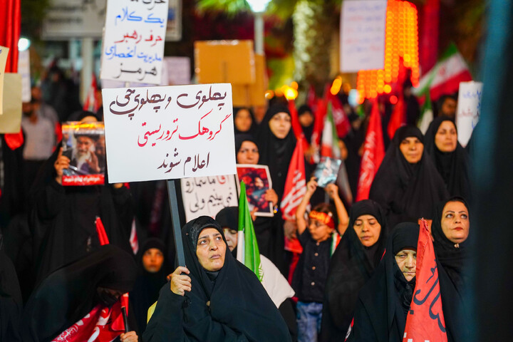 تصاویر/ تجمع قمی ها در شب رحلت پیامبر اکرم (ص) در حمایت از رهبری و انقلاب