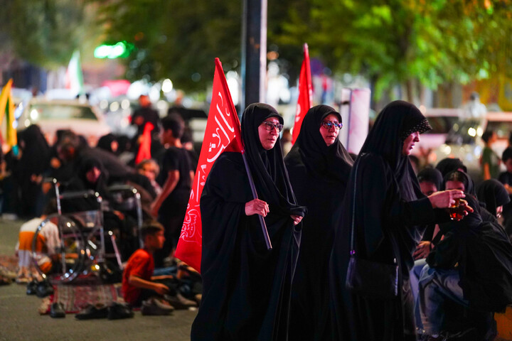 تصاویر/ تجمع قمی ها در شب رحلت پیامبر اکرم (ص) در حمایت از رهبری و انقلاب