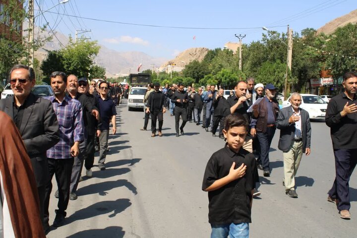تصاویر/ برگزاری مراسم عزاداری خیابانی ۲۸ صفر در شهرستان ماکو