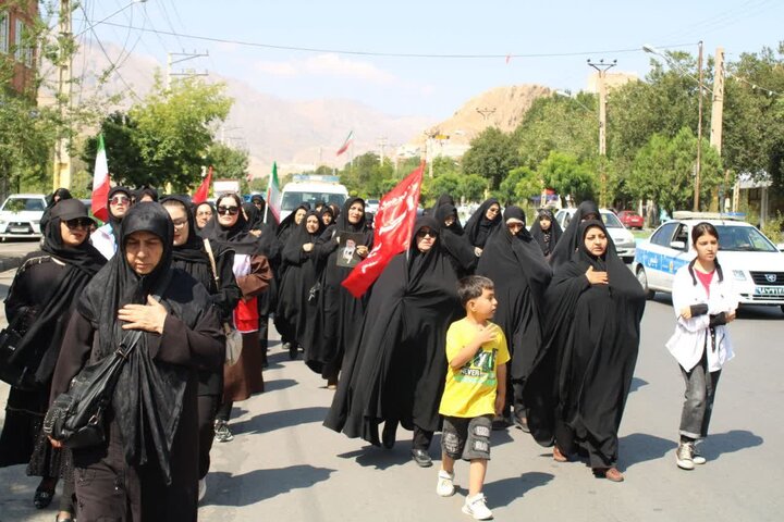 تصاویر/ برگزاری مراسم عزاداری خیابانی ۲۸ صفر در شهرستان ماکو
