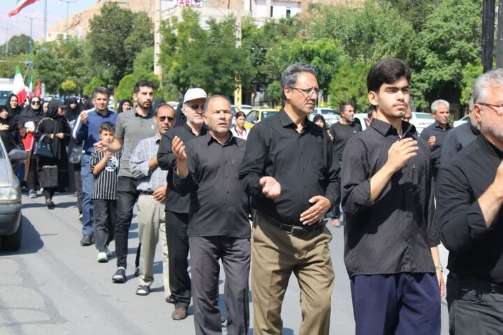تصاویر/ برگزاری مراسم عزاداری خیابانی ۲۸ صفر در شهرستان ماکو