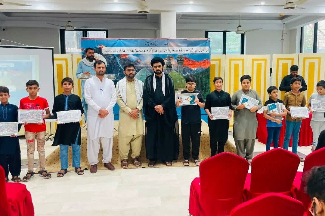 انجمن حسینیہ خواجگان نارووالی&nbsp;لاہور شعبہ تربیت کی جانب سے منعقدہ مری سمر کیمپ 2026ء کے شرکاء میں تقسیمِ انعامات