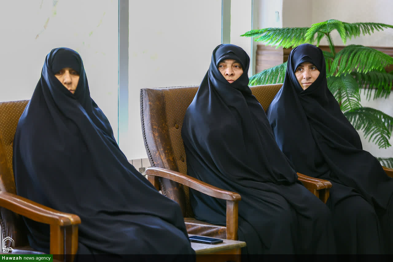 پوستر همایش ملی «زن تراز در گفتمان انقلاب اسلامی» در تبریز رونمایی شد + عکس