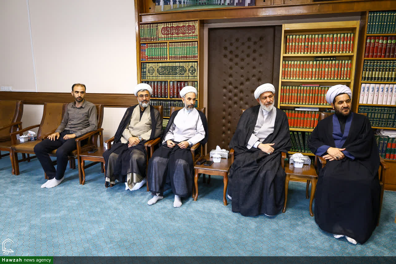 پوستر همایش ملی «زن تراز در گفتمان انقلاب اسلامی» در تبریز رونمایی شد + عکس