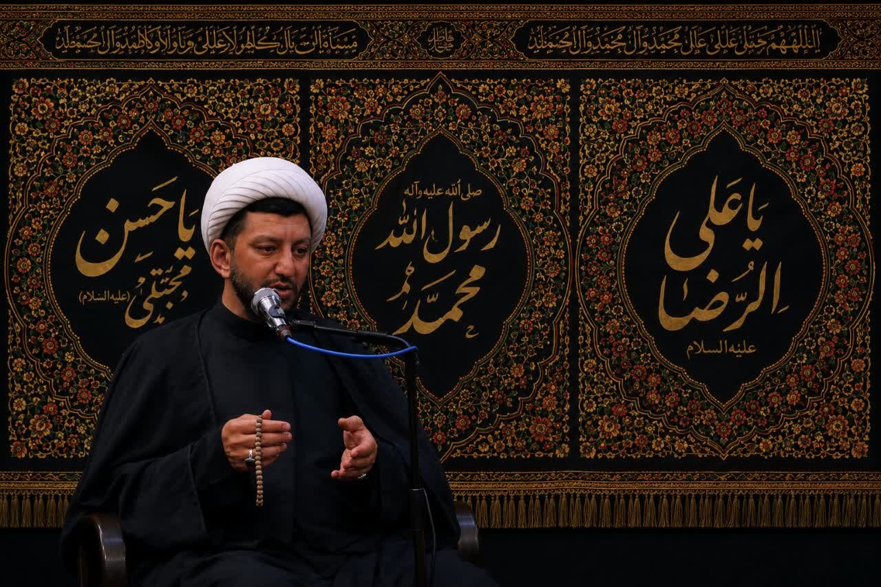 مساجد باید امامِ محله داشته باشند
