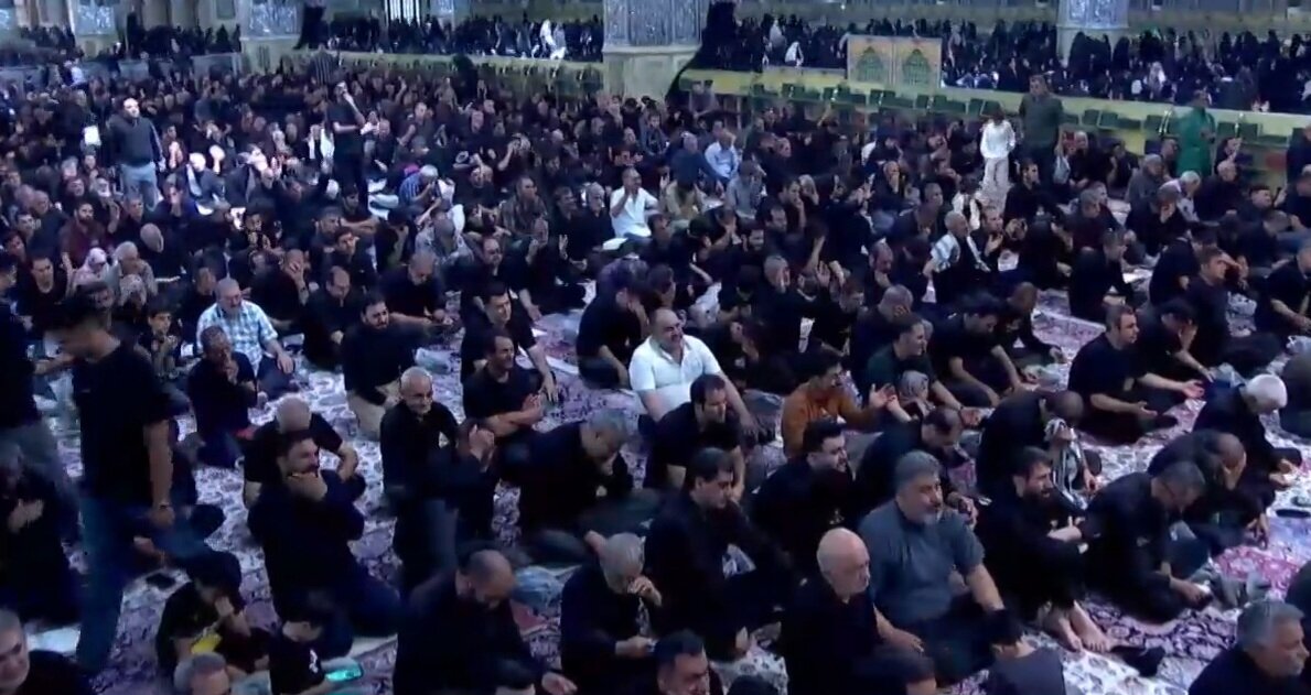 عزاداری زائران رضوی در سوگ پیامبر رحمت(ص) و امام حسن مجتبی(ع)