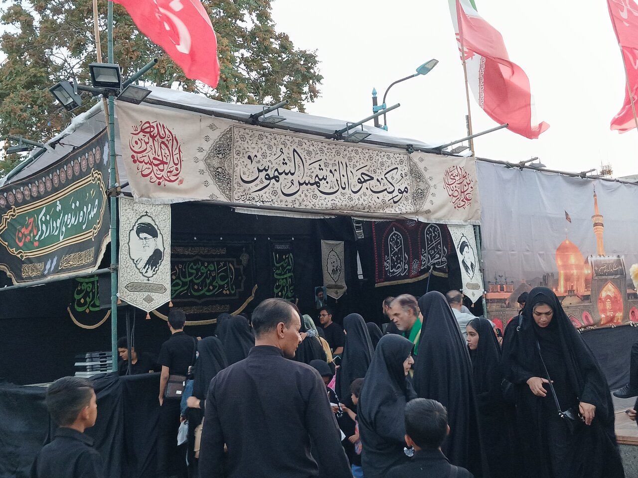 عزاداری زائران رضوی در سوگ پیامبر رحمت(ص) و امام حسن مجتبی(ع)