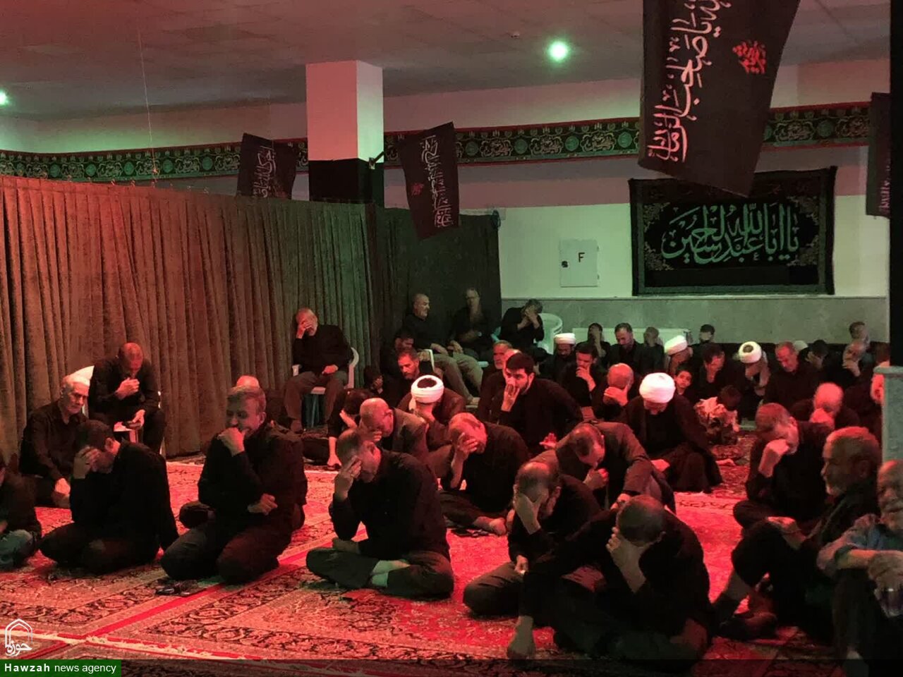 تصاویر / مراسم روضه ۲۸ صفر در دفتر امام جمعه ملایر