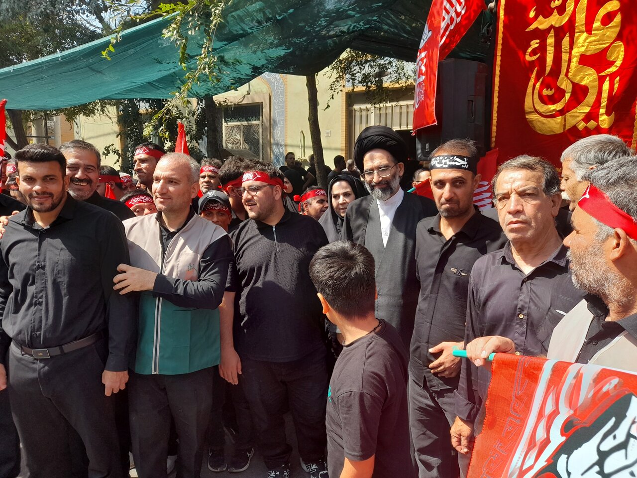 مراسم عزاداری جوانان معلول ذهنی در کاشان برگزار شد+تصاویر و فیلم