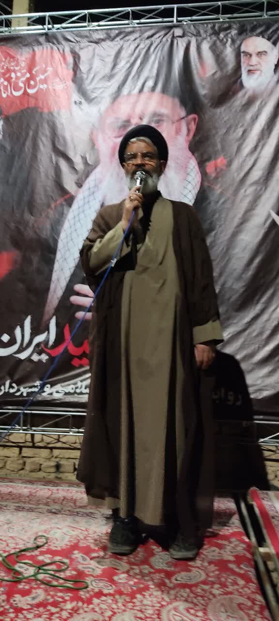 تجمع پرشور عزاداران نطنزی در شب آخر ماه صفر در میدان ۱۷ شهریور