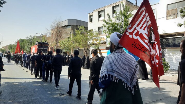 قافله سوگواری شهادت امام رضا (ع) در شهرکرد