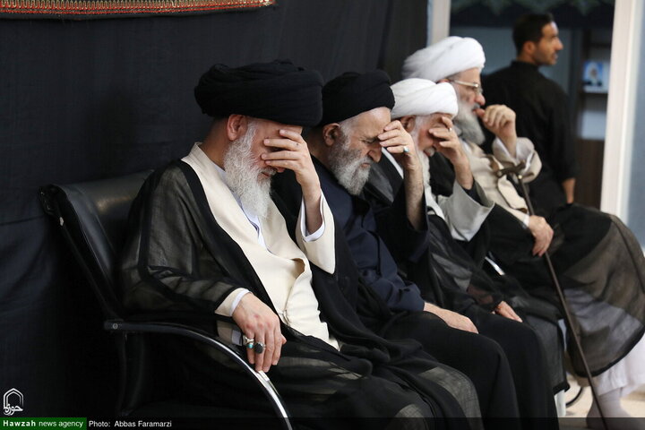 Photos/Deuil de l’Imam Reza (a) : les maisons de la Marja’iyyah à Qom, lieux de rassemblement du clergé et des fidèles en lamentation