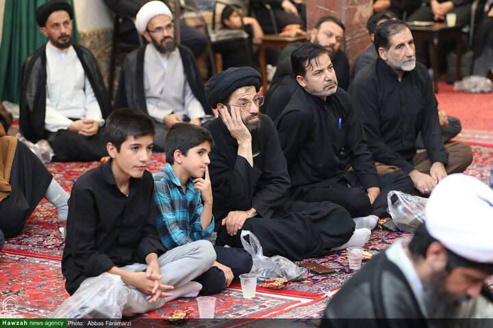 Photos/Deuil de l’Imam Reza (a) : les maisons de la Marja’iyyah à Qom, lieux de rassemblement du clergé et des fidèles en lamentation