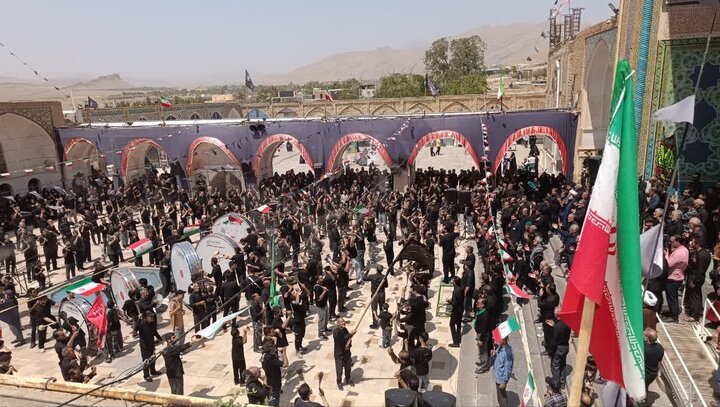 تصاویر/تجمع هیأت‌های مذهبی در آستان حضرت سلطانعلی(ع) در سوگ شهادت آقا علی بن موسی الرضا(ع)