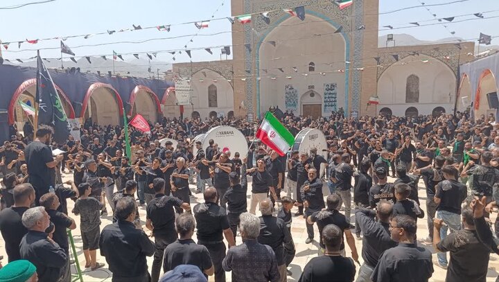 تصاویر/تجمع هیأت‌های مذهبی در آستان حضرت سلطانعلی(ع) در سوگ شهادت آقا علی بن موسی الرضا(ع)