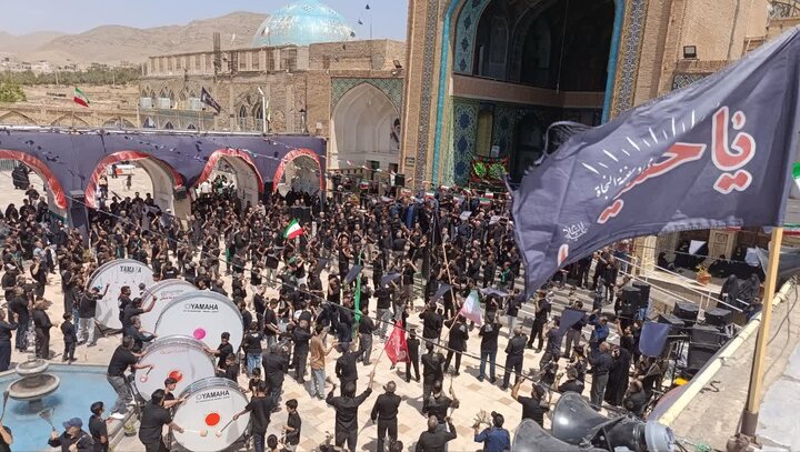 تصاویر/تجمع هیأت‌های مذهبی در آستان حضرت سلطانعلی(ع) در سوگ شهادت آقا علی بن موسی الرضا(ع)