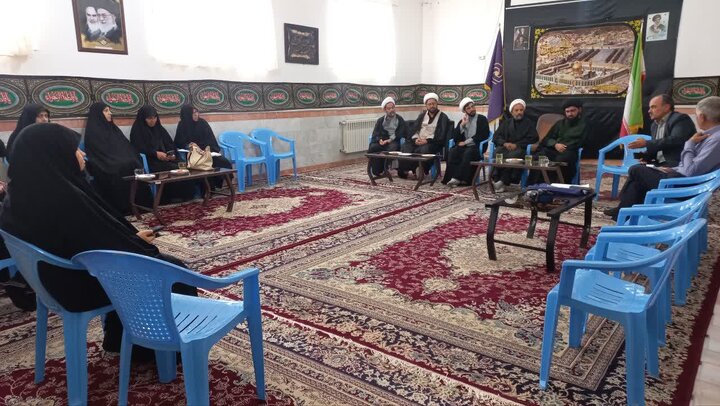 تصاویر/ نشست فعالان حوزه احکام شهر کشکوئیه در مدرسه علمیه علمیه‌ فاطمه‌ الزهرالبتول‌(س)