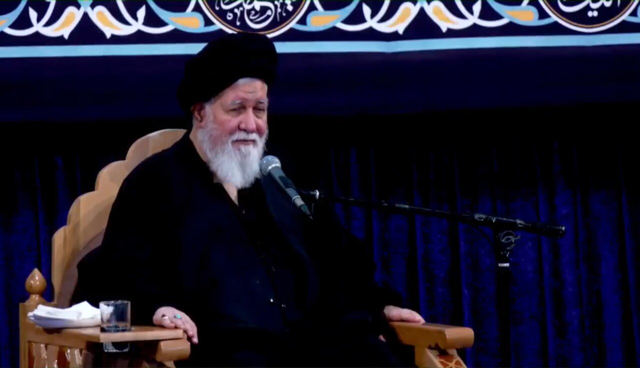 شهادت نامه خوانی  در روز شهادت امام رضا در حرم رضوی