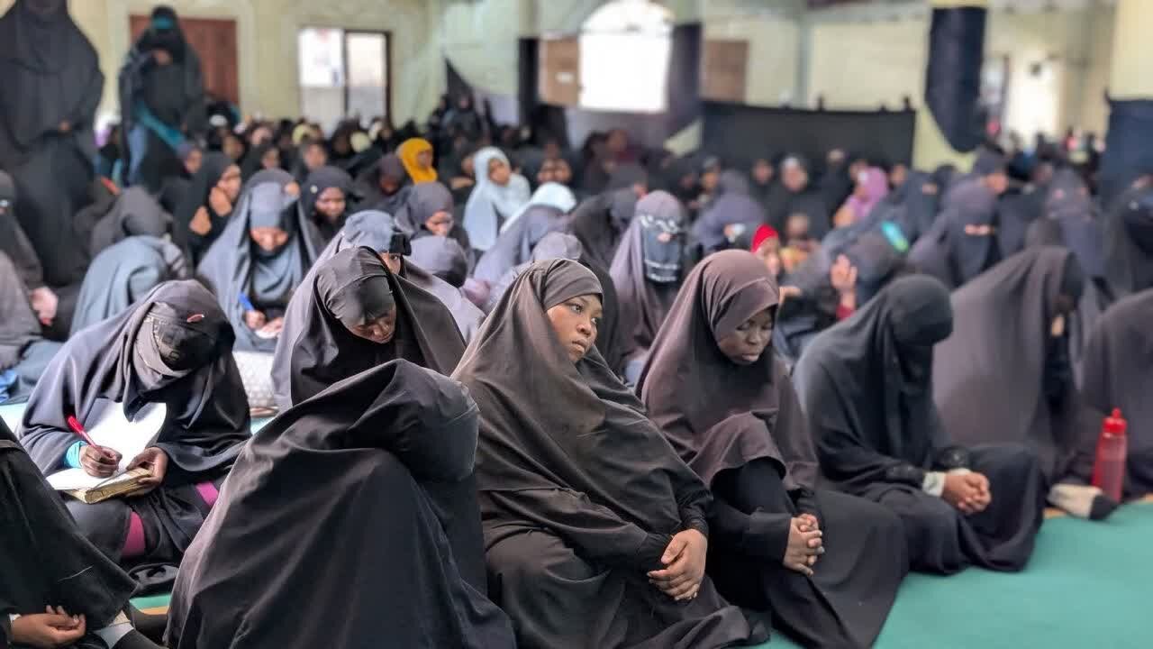برگزاری آیین سوگواری رحلت پیامبر اکرم(ص) در دارالسلام تانزانیا؛ تأکید بر پیروی از آموزههای پیامبر(ص) و اهلبیت(ع)