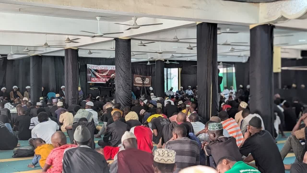 برگزاری آیین سوگواری رحلت پیامبر اکرم(ص) در دارالسلام تانزانیا؛ تأکید بر پیروی از آموزههای پیامبر(ص) و اهلبیت(ع)
