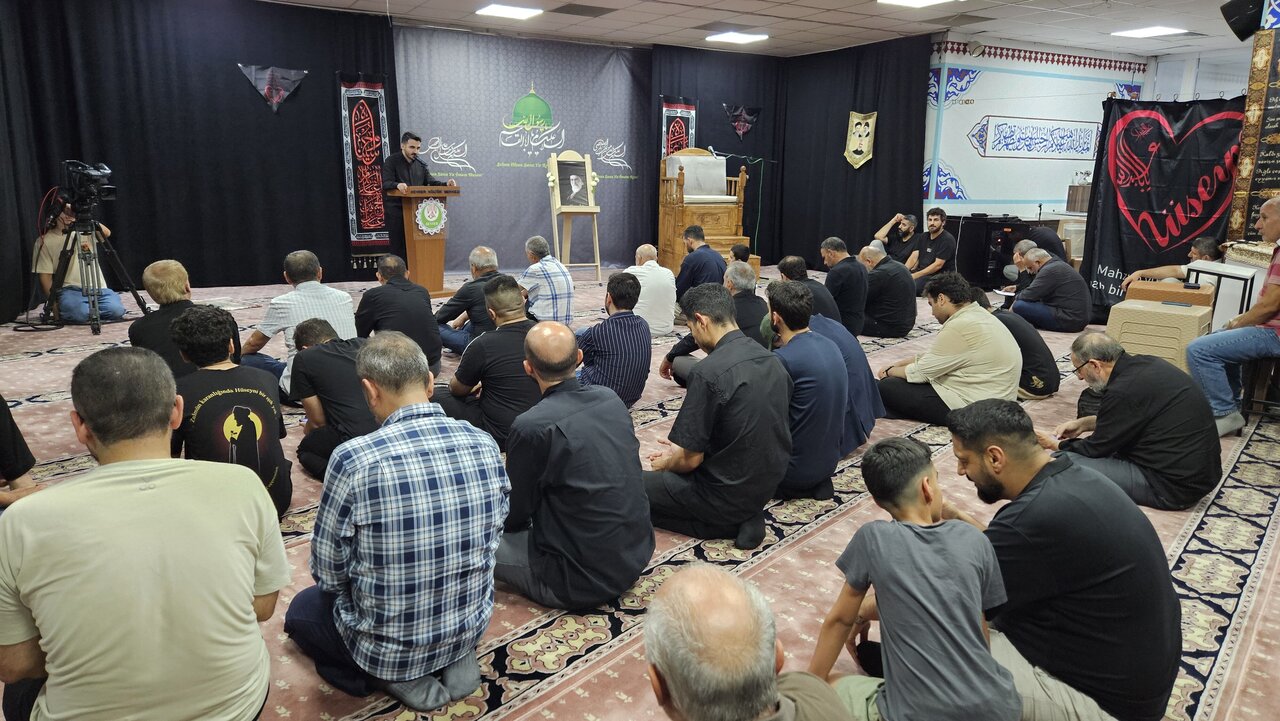 مراسم عزاداری در مرکز فرهنگی کوثر استانبول برگزار شد