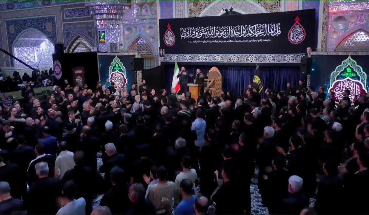 عزاداری سالروز شهادت امام رضا در حرم رضوی 