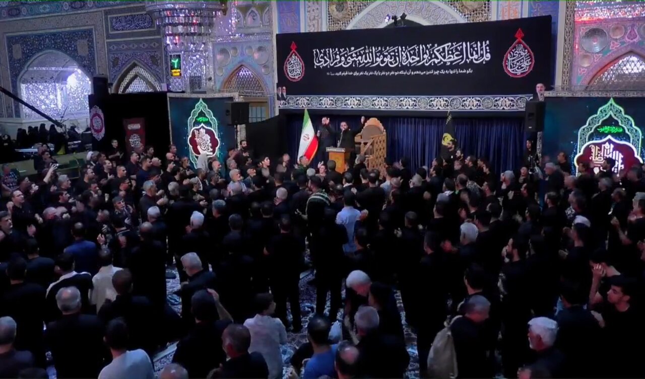 عزاداری سالروز شهادت امام رضا در حرم رضوی 