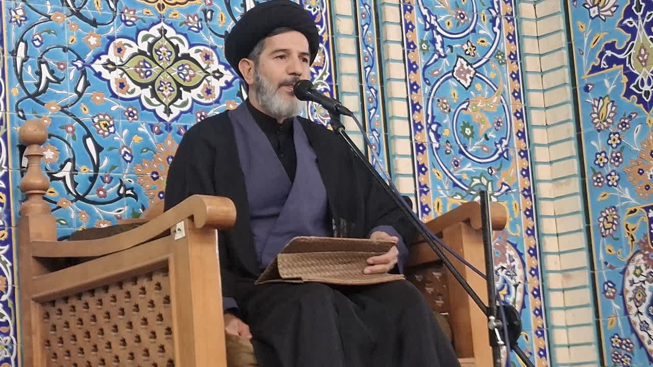 نماز انسان را به درجه عصمت می رساند+تصاویر وفیلم