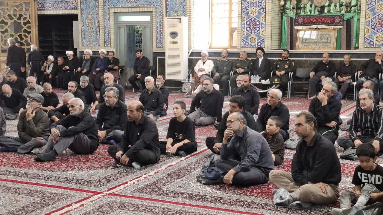 نماز انسان را به درجه عصمت می رساند+تصاویر وفیلم