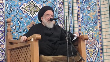 ملت حسینی ایران در برابر تهدید دشمن تسلیم‌ نخواهد شد