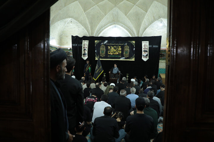 تصاویر/ سوگ رضوی در حرم مطهر امامزاده علی بن جعفر(ع) قم؛ آیین عزاداری شهادت حضرت رضا(ع)