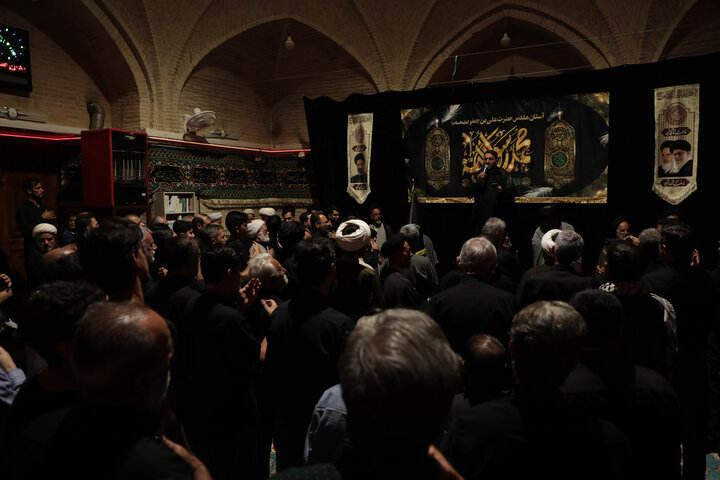 تصاویر/ سوگ رضوی در حرم مطهر امامزاده علی بن جعفر(ع) قم؛ آیین عزاداری شهادت حضرت رضا(ع)