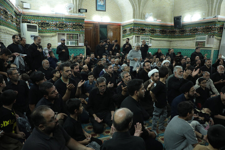 تصاویر/ سوگ رضوی در حرم مطهر امامزاده علی بن جعفر(ع) قم؛ آیین عزاداری شهادت حضرت رضا(ع)