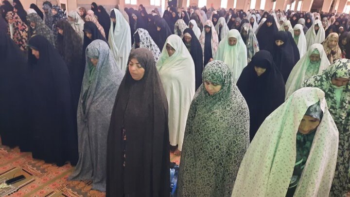 تصاویر/اقامه نماز عبادی سیاسی جمعه در خمین