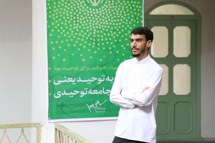 آخرین ساعات آماده سازی مدرسه علمیه شهید صدوقی (ره) طزرجان برای برگزاری دوره ميثاق طلبگی ١۴٠۵