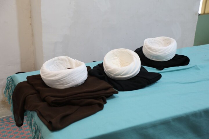آخرین ساعات آماده سازی مدرسه علمیه شهید صدوقی (ره) طزرجان برای برگزاری دوره ميثاق طلبگی ١۴٠۵