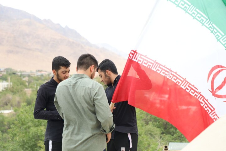 آخرین ساعات آماده سازی مدرسه علمیه شهید صدوقی (ره) طزرجان برای برگزاری دوره ميثاق طلبگی ١۴٠۵